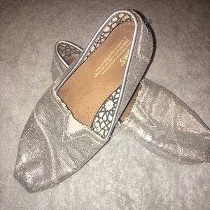 TOMS Silver flats